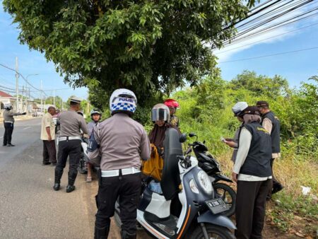 Tim Gabungan Sumenep Gelar Operasi Kendaraan Tak Bayar Pajak Foto BeritaJatim.com