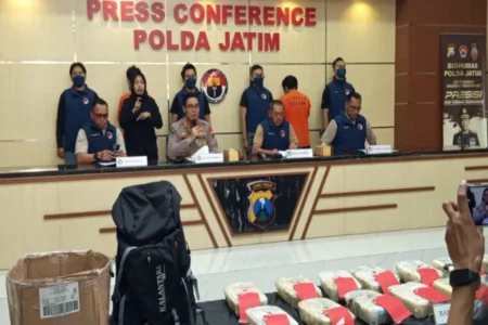 Polda Jatim Sita 22 Kilo Sabu-sabu Dari Jaringan Pengedar di Timur Tengah Foto BeritaJatim.com