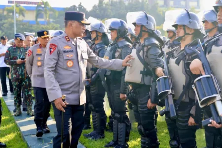 11.470 Buruh Bakal Geruduk Grahadi di May Day 2025, Polda Jatim Siagakan 3.736 Personel Foto BeritaJatim.com