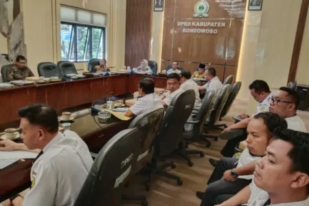 Minim Auditor, DPRD Bondowoso Desak Camat Aktif Awasi Dana Desa Foto BeritaJatim.com