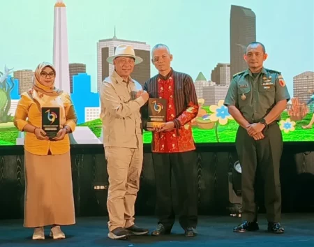 Robby Mulyana dari Ngawi Raih Beritajatim Award 2025 Foto BeritaJatim.com