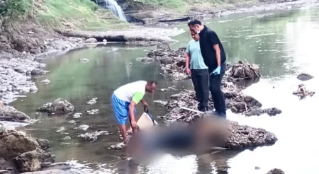 Tragis, Santri di Sukorejo Ponorogo Tewas Tersetrum Saat Cari Ikan Foto BeritaJatim.com