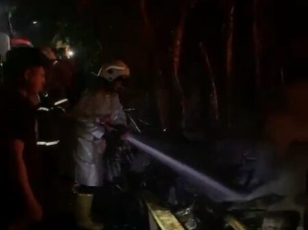Kebakaran Hebat Landa Pabrik Kerupuk di Bondowoso Foto BeritaJatim.com