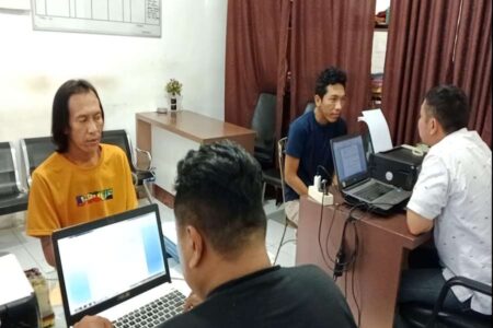 Polsek Sukolilo Tangkap Pelaku Pembacokan Penjaga Tambak Surabaya Foto BeritaJatim.com