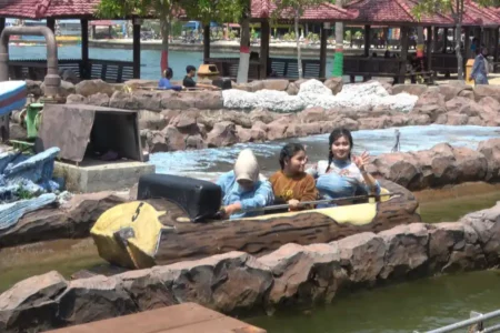 Libur Lebaran, Kunjungan ke Wisata Bahari Lamongan Naik 40 Persen Foto BeritaJatim.com