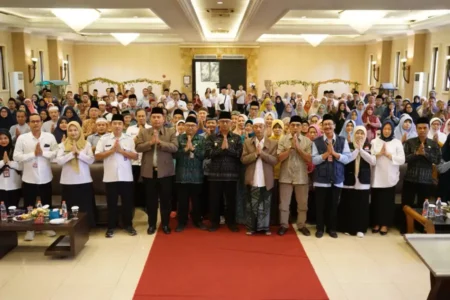 Wawali Kediri Beri Arahan Calon Jemaah Haji: Jaga Fisik, Perkuat Niat, dan Dalami Ilmu Foto BeritaJatim.com