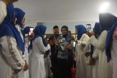 Wali Kota Kediri Mbak Vinanda Hadiri Halalbihalal Bersama Himpaudi, Tekankan Pentingnya Pendidikan Anak Usia Dini Foto BeritaJatim.com