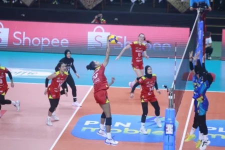 Jakarta Pertamina Enduro Kalahkan Jakarta Electric PLN 3-1 di Laga Pembuka Final Four Proliga 2025 Foto BeritaJatim.com