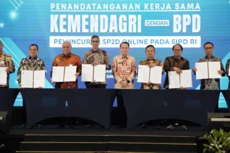 Bank Jatim dan Kemendagri Teken PKS SP2D Online, Percepat Transformasi Digital Keuangan Daerah Foto BeritaJatim.com