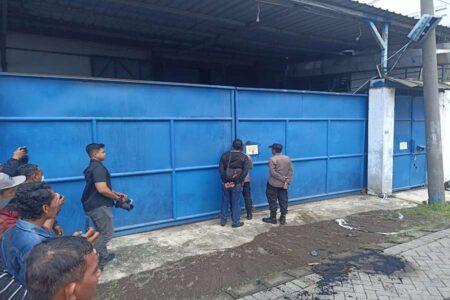 Disegel Pemkot Surabaya Empat Bulan, Gudang Jan Hwa Diana Dibobol Maling Foto BeritaJatim.com