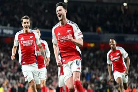 Cetak Dua Gol Sepakan Bebas, Declan Rice Lampaui Cristiano Ronaldo Foto BeritaJatim.com
