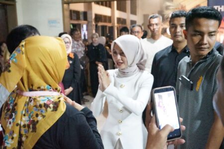 CB Band Rayakan 50 Tahun Berkarya, Wali Kota Kediri: Tetap Eksis dan Dicintai Masyarakat Foto BeritaJatim.com