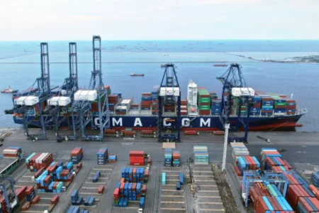 PT Pelindo Terminal Petikemas Setor Rp1,94 T ke Negara Sepanjang 2024 Foto BeritaJatim.com