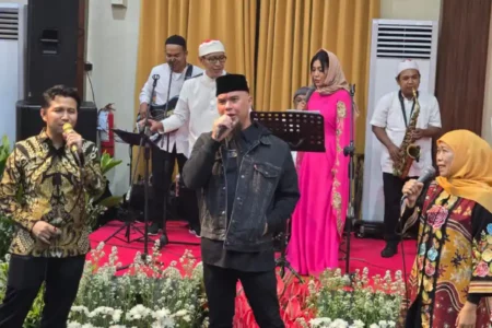 Pertemuan Prabowo-Mega, Ahmad Dhani: PDIP Bukan Oposisi dan Dukung Pemerintahan Foto BeritaJatim.com