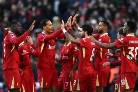 Liverpool Berpeluang Kunci Gelar di Anfield, Hanya Butuh Hasil Imbang Lawan Spurs Foto BeritaJatim.com