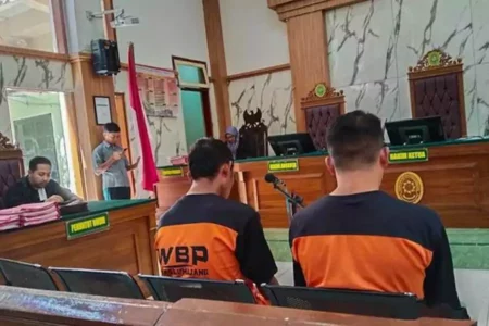 Alasan Terdakwa Suwari dan Jumaat Mau Tanam Ganja di Gunung Bromo, Ternyata Karena Ini Foto BeritaJatim.com