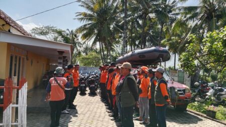 Sudah Sepekan Sejak Terseret Ombak, Korban Belum Juga Ditemukan Foto BeritaJatim.com
