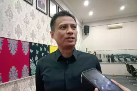 Muatan Truk Melebihi Tonase Diduga Salah Satu Pemicu Rusaknya Akses Jalan Menuju Kawasan Ijen Bondowoso Foto BeritaJatim.com