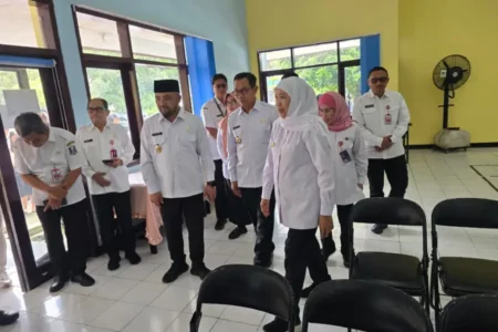 Khofifah: Seluruh Kabupaten/Kota di Jatim Siap Selenggarakan Sekolah Rakyat Foto BeritaJatim.com