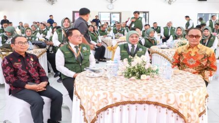 Khofifah Bersama Kepala BKN Tingkatkan Produktivitas dan Kompetensi ASN Foto BeritaJatim.com