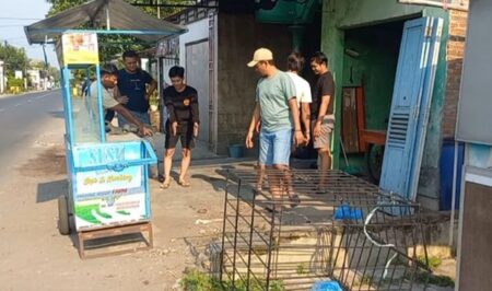 Pemuda Ditemukan Bersimbah Darah di Jombang, Polisi Lakukan Penyelidikan Foto BeritaJatim.com