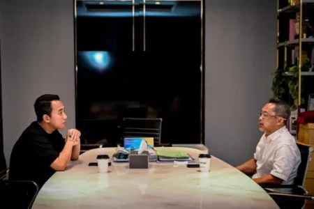 Persela Mulai Perburuan Pemain untuk Liga 2 2025/2026, Aji Santoso Pimpin Langsung Foto BeritaJatim.com