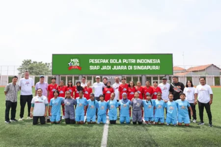 24 Jebolan MilkLife Soccer Challenge Siap Berlaga di JSSL Singapore 7’s 2025 Foto BeritaJatim.com