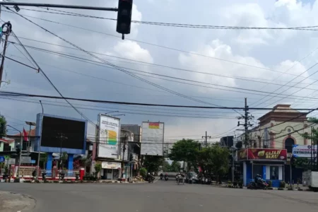 Bisnis Papan Reklame di Malang Lesu, Omzet Merosot 60 Persen Foto BeritaJatim.com