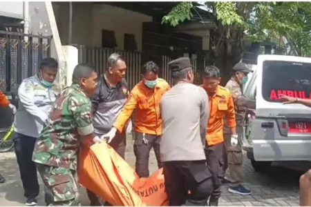 Mayat Pasangan Kekasih Ditemukan Terkunci di Kamar Kos Sidosermo Surabaya Foto BeritaJatim.com