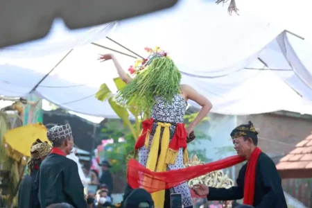 Berbagai Atraksi Ritual Budaya Ramaikan Momen Libur Lebaran di Banyuwangi, Catat Tanggalnya Foto BeritaJatim.com