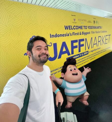 Profil Ryan Adriandhy: Hobi Menggambar Majalah Bobo Hingga Garap Film Jumbo Tembus Jutaan Penonton Foto BeritaJatim.com