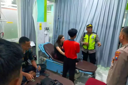 Turis Jerman Selamatkan Dua Santri Mojokerto, Tiga Orang Masih Hilang Foto BeritaJatim.com