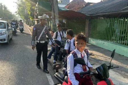Polisi Larang Sepeda Listrik Melintas di Jalan Raya Pamekasan Foto BeritaJatim.com