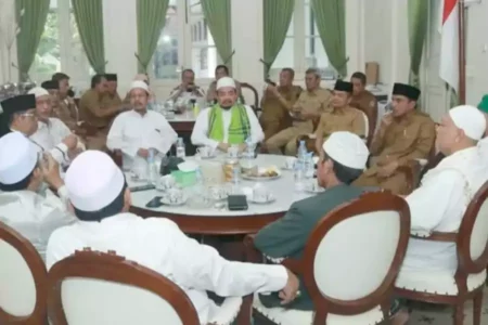 Ulama Madura Datangi Bupati Bangkalan, Sampaikan Isu Strategis Ini Foto BeritaJatim.com