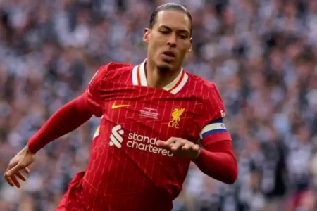 Virgil van Dijk Resmi Perpanjang Kontrak di Liverpool Foto BeritaJatim.com
