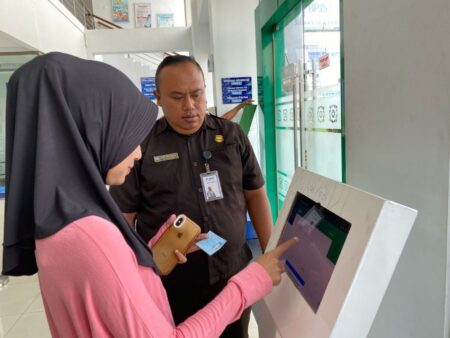 Peserta JKN Kediri Manfaatkan Autodebit untuk Bayar Iuran Tepat Waktu Foto BeritaJatim.com