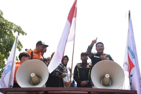 Ribuan Buruh dalam Peringatan Mayday Depan Pendopo Foto BeritaJatim.com