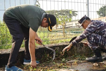 Bupati H. Subandi Pimpin Kerja Bakti dan Tanam Pohon Pule Foto BeritaJatim.com