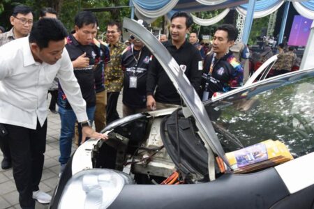 Menakjubkan, Antartika Fair 2025 Banyak Kreatifitas Siswa, Termasuk Ada Mobil Listrik Foto BeritaJatim.com