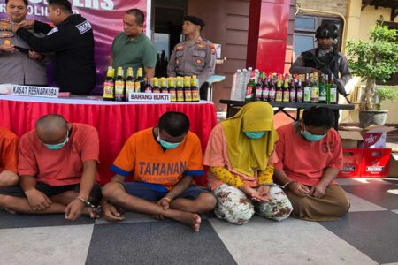 Polres Probolinggo Ungkap 33 Kasus Selama Operasi Pekat Semeru 2025 Foto BeritaJatim.com