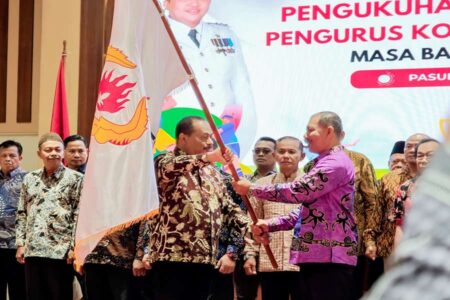 Mamat Aryo Resmi Pimpin KONI Pasuruan 2025-2029 Foto BeritaJatim.com