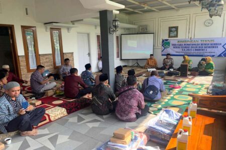 Disnak Pasuruan Latih Takmir Masjid: Potong Hewan Qurban Harus Sesuai Syariat dan ASUH Foto BeritaJatim.com