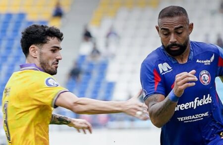 Preview Derbi Jawa Timur: Arema FC dan Persik Berebut Tiga Poin di Kanjuruhan Foto BeritaJatim.com