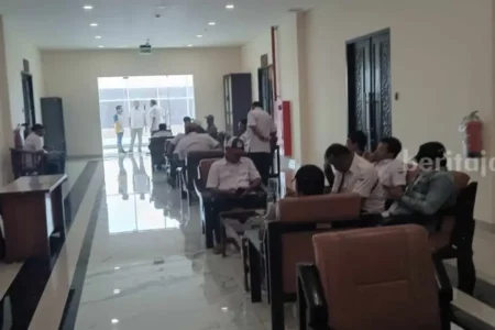 54 Karyawan BUMD Sumenep Mogok Kerja, Gaji Tak Dibayar Bertahun-tahun Foto BeritaJatim.com