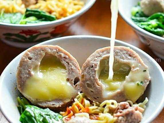 Rahasia Resep Bakso Keju Viral yang Dijamin Muncrat, Bisa Dibuat di Rumah! Foto BeritaJatim.com