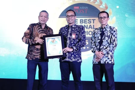 Bank Jatim Raih Penghargaan The Asian Post Best Regional Champion 2025 Foto BeritaJatim.com