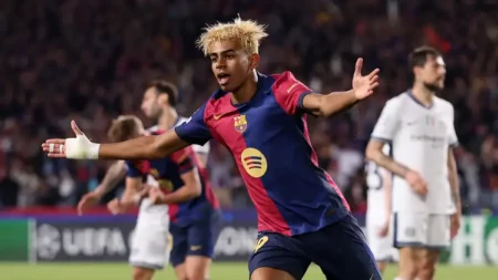 Lamine Yamal Cetak Gol di Laga ke-100 Bersama Barcelona, Lampaui Messi dan Ronaldo di Usia Muda Foto BeritaJatim.com