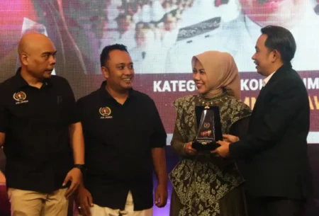 Celetukan Bupati Fawait untuk Dua Calon Ketua PWI Jember Pecahkan Tawa Hadirin HPN Foto BeritaJatim.com
