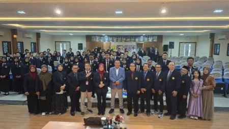 Back to Campus, Bupati Rio Traktir Mahasiswa Situbondo di Kantin FISIP Unej Foto BeritaJatim.com