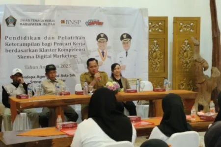 Manfaatkan DBHCHT, Disnaker Blitar Cetak Talenta Marketing Online Foto BeritaJatim.com